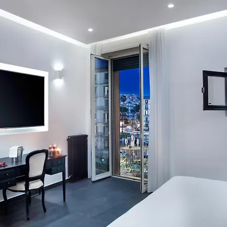 Le Stanze Del Barone 4* נאפולי