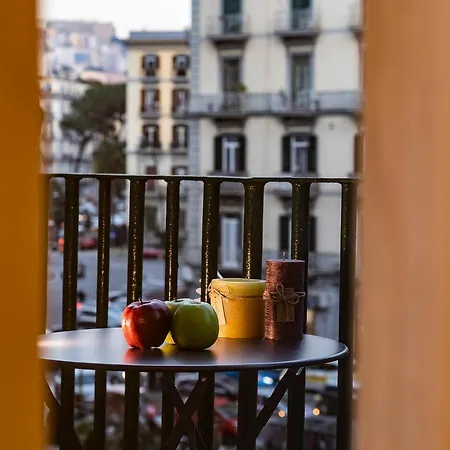 לינה וארוחת בוקר Le Stanze Del Barone נאפולי